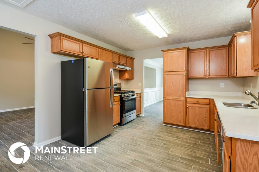 Building Photo - 4880 Wynford Ln