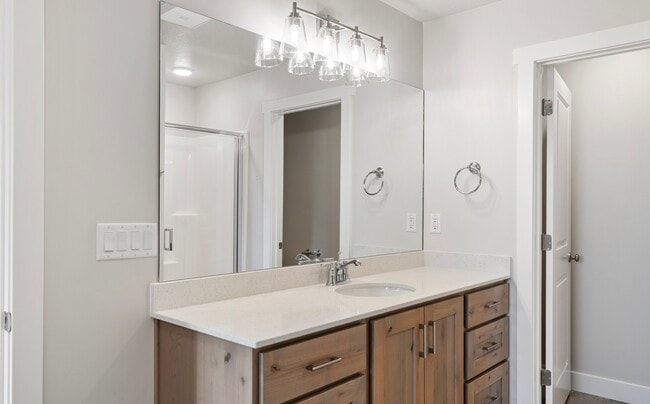 Building Photo - 937 N 215 W