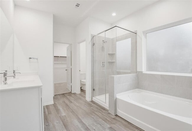Building Photo - 1055 Llano Trl