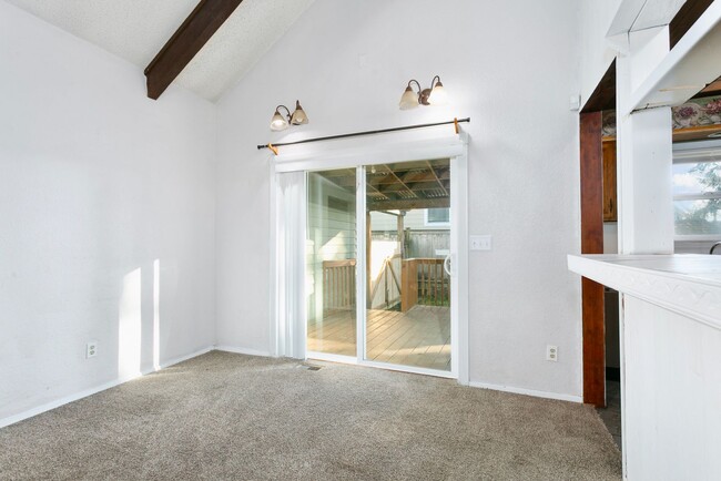 Building Photo - Spacious Tacoma Home for Rent – Available Now!