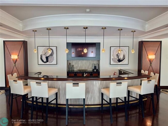 Building Photo - 610 W Las Olas Blvd