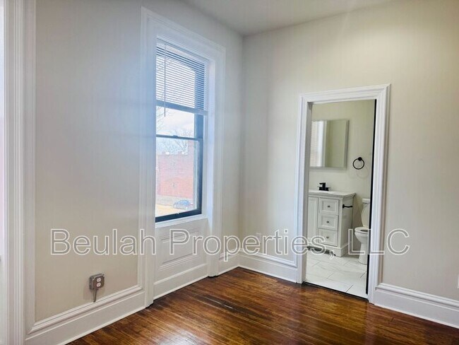 Building Photo - 1306 Sidney St