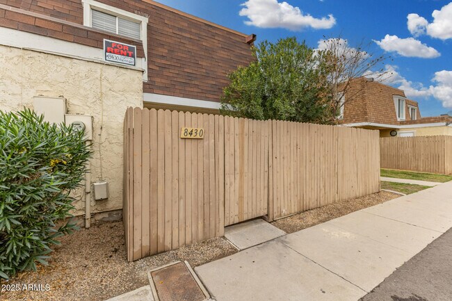 Building Photo - 8430 N 34th Dr