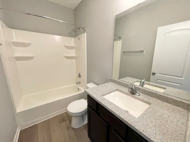 Building Photo - 811 E Main St