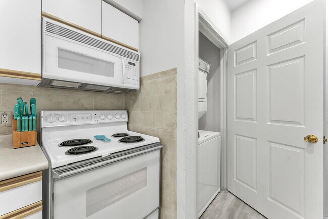 Building Photo - 155 W Rockford Dr