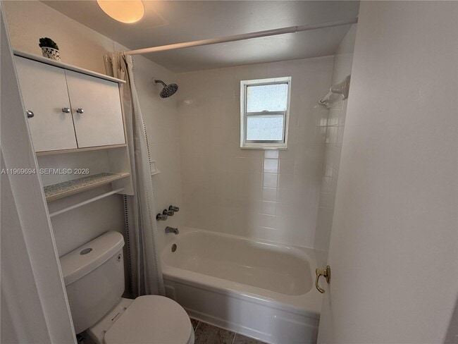 Building Photo - 4255 N University Dr