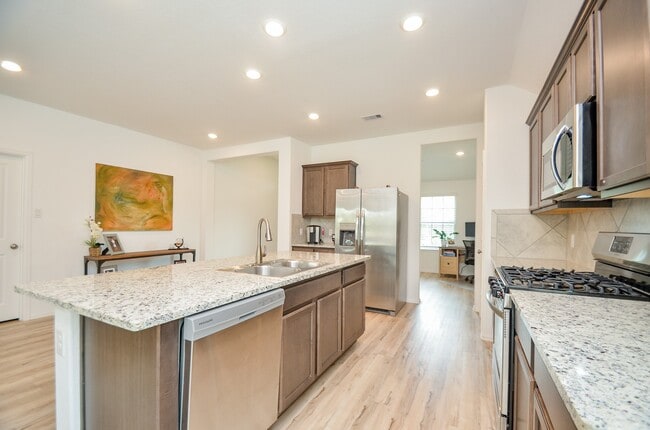Building Photo - 1105 Breech Dr