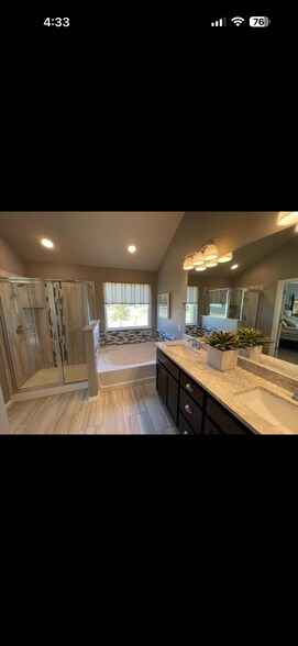 Building Photo - 2424 NW 187th Terrace