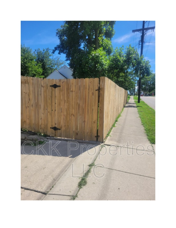 Building Photo - 4127 Lora Ave