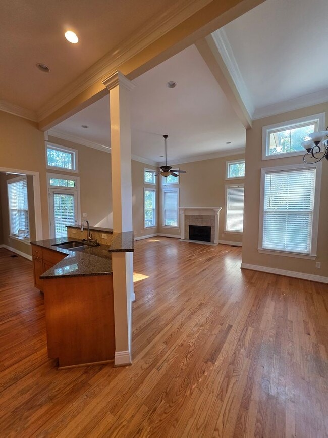 Building Photo - 306 Lochleven Ct