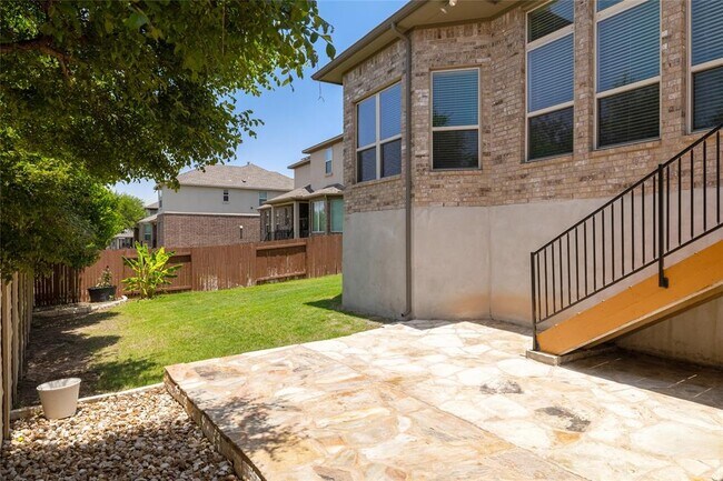 Building Photo - 2421 Blended Tree Ranch