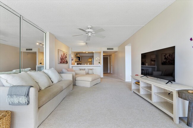 Building Photo - 13 Royal Palm Way