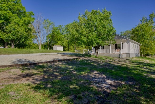 Building Photo - 515 Peru Rd