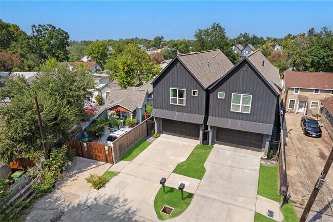 Building Photo - 7033 Avenue L