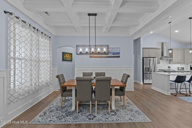 Building Photo - Welcome to this stunning 4-bedroom, 3.5-ba...