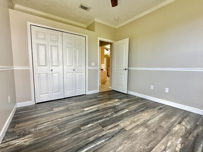 Building Photo - 5399 NW Lamoore Ln