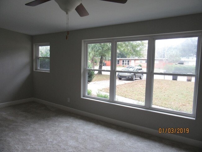 Building Photo - 3826 Arbutus Dr