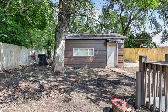 Building Photo - 9722 S Merrion Ave