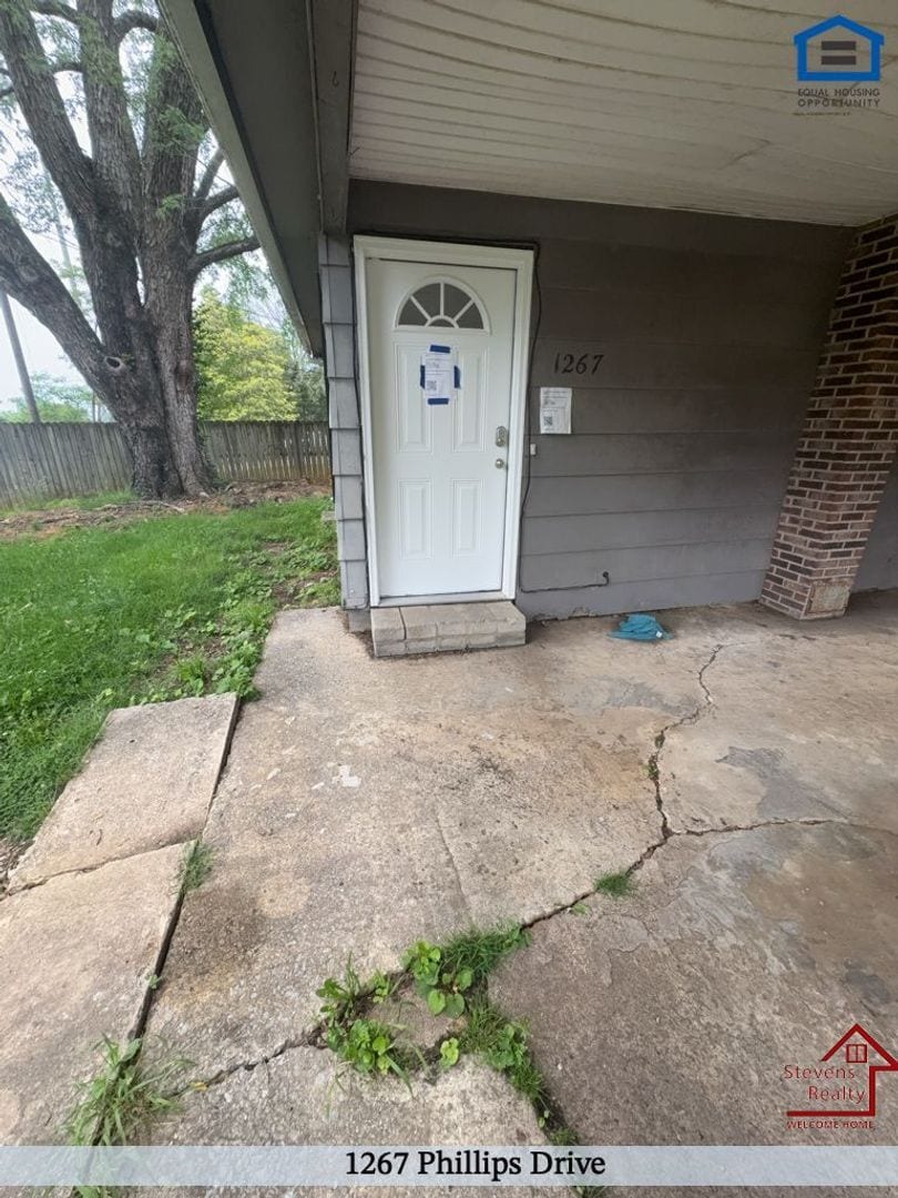 Building Photo - 1267 Phillips Dr
