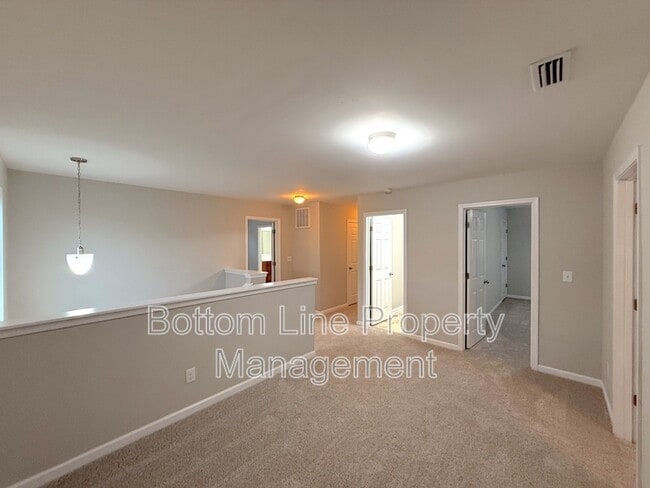 Building Photo - 1521 Van Ness Ln