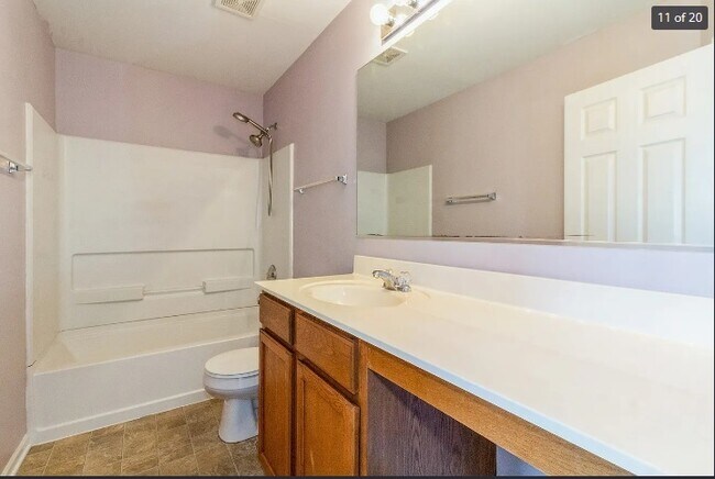 Building Photo - 4924 Montauk Dr