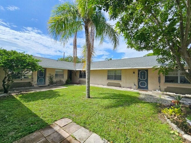 Primary Photo - 221 Northwest Jefferson Cir N