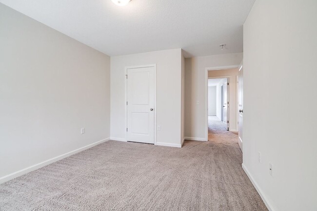 Building Photo - 104 Barfield Way