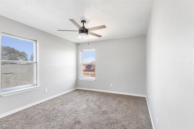 Building Photo - 18910 Yaupon Trail