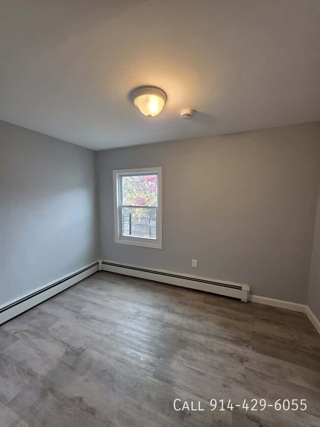 Building Photo - 176 Webster Ave