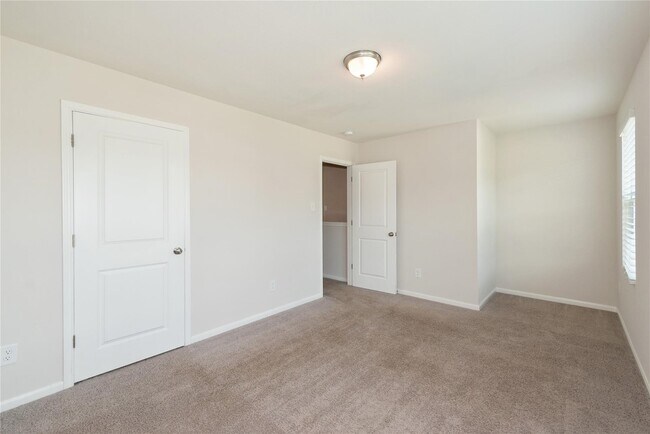 Building Photo - 15621 Briar Forest Dr
