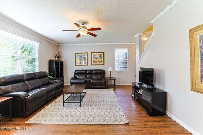 Building Photo - 2408 Bonnie Lakes Dr