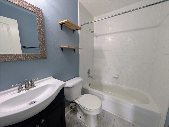 Building Photo - 14619 Golden Cypress Ln