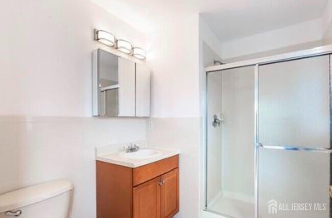 Building Photo - 106 Chariot Ct