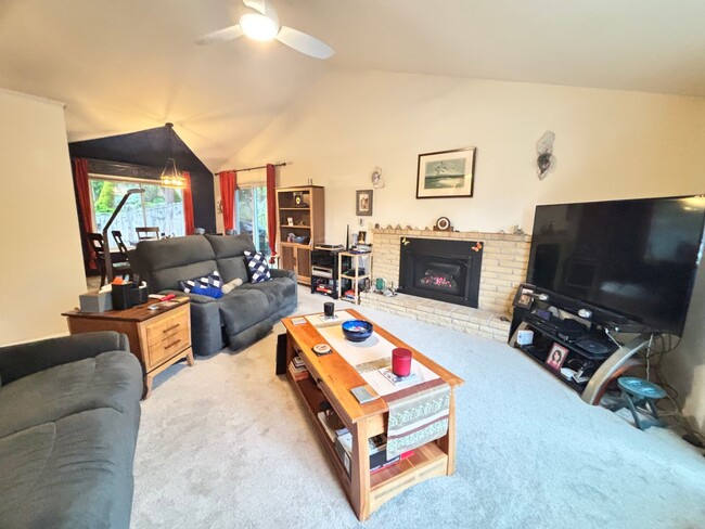 Building Photo - Large 4 Bedroom Home Close to Cook Family ...