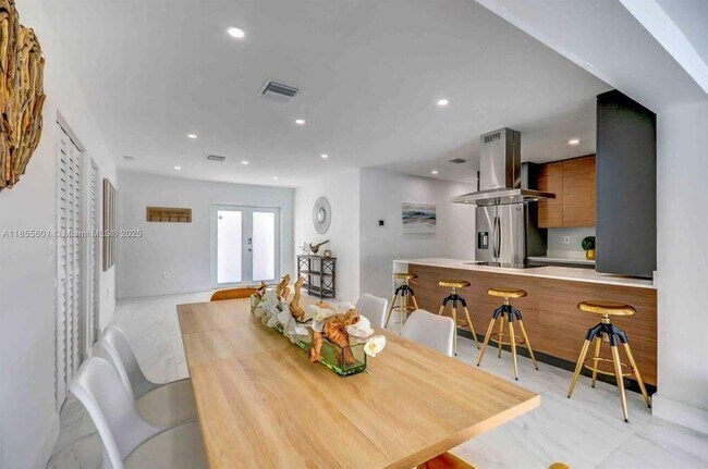 Building Photo - 3530 SW 104th Ave