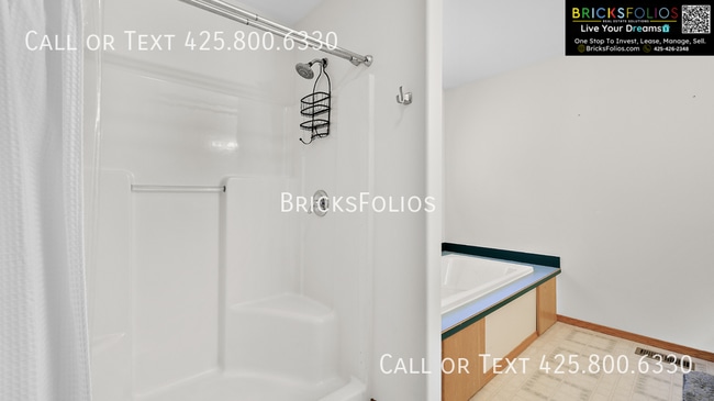 Building Photo - 15638 42nd Ave S