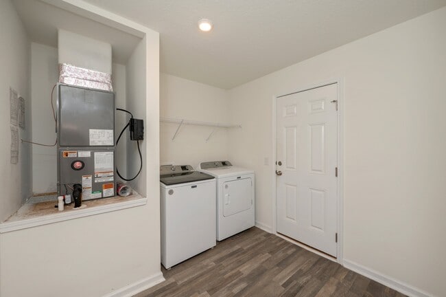 Building Photo - 4378 Jitterbug St