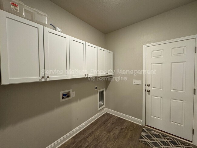 Building Photo - 7982 Silver Maple Dr