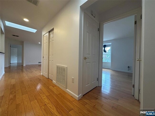 Building Photo - 38 Garden Pl