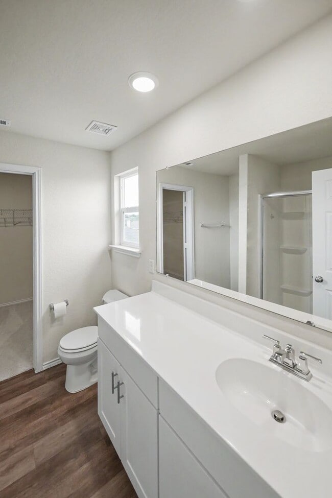 Building Photo - Open-Concept 3BR + Game Room Near Fort Sam & Randolph - Realtor Commission: $500