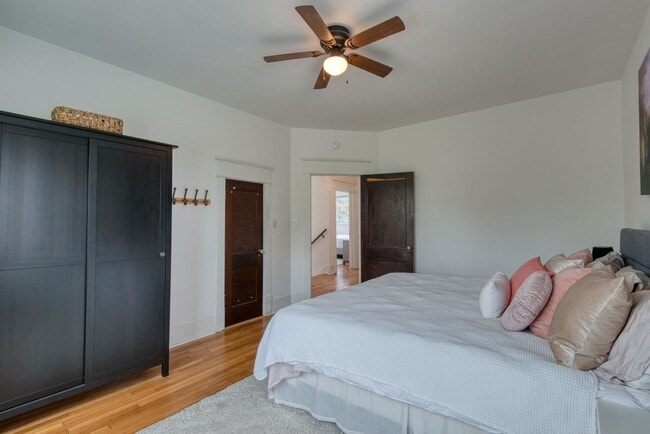 Building Photo - Spacious Living in a Prime Christiansburg Location