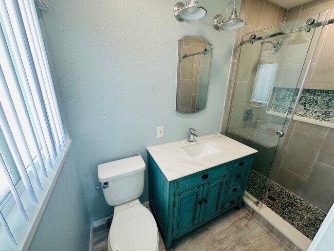 Building Photo - 385 S Tessier Dr