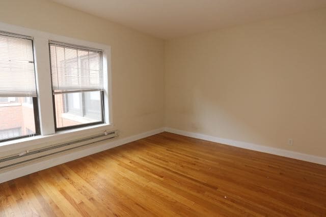 Building Photo - 667 W Cornelia Ave