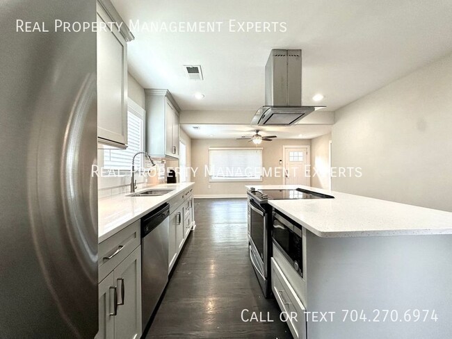 Building Photo - 1434 Orvis St