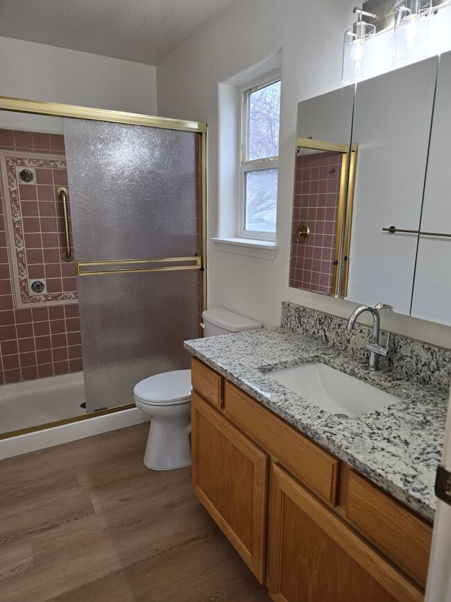 Building Photo - Freshly Updated 3 Bed | 2 Bath Home with Sunroom & Fenced Yard – Twin Falls