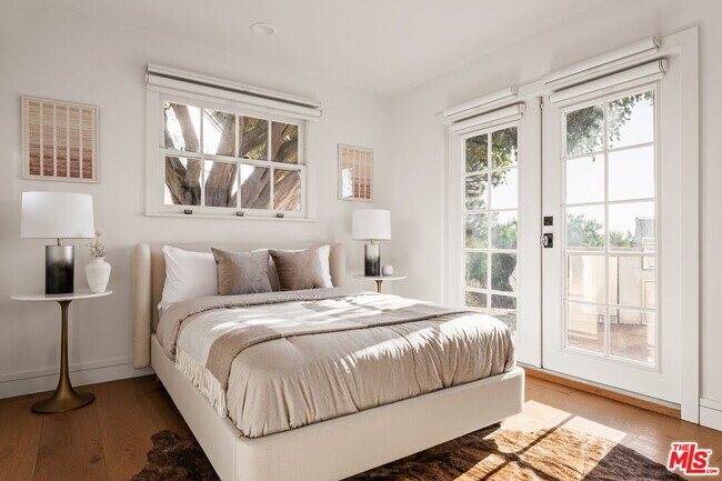 Building Photo - 12417 Mulholland Dr