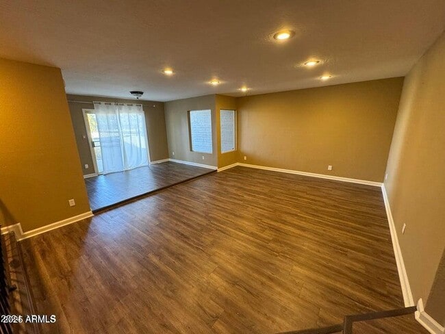 Building Photo - 6108 E Vernon Ave