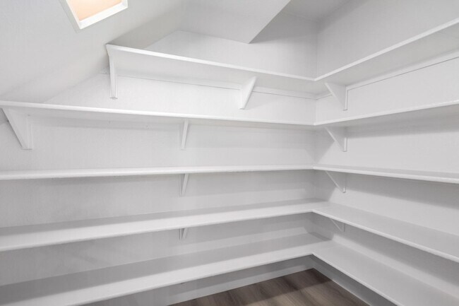 Building Photo - 1630 S Lemon