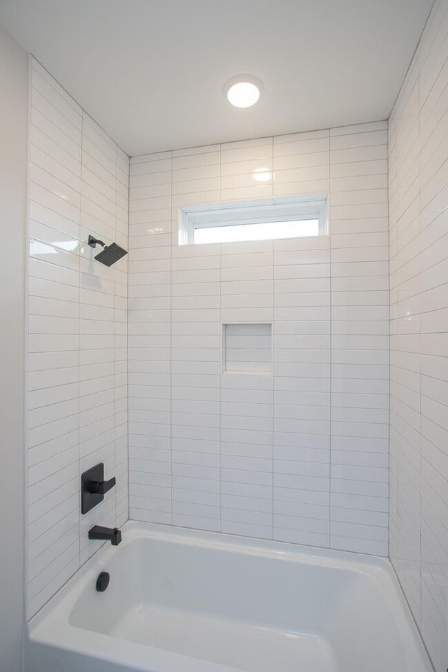 Building Photo - 1611 Century St