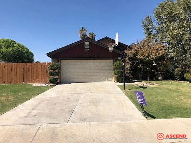 Primary Photo - Lovely Home Off Gosford and White Lane!